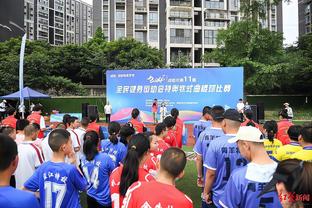 记者：很多广州队功勋球员知道已到危机时刻，参与帮助协调